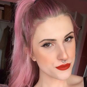 Meet your Posher, Dakota